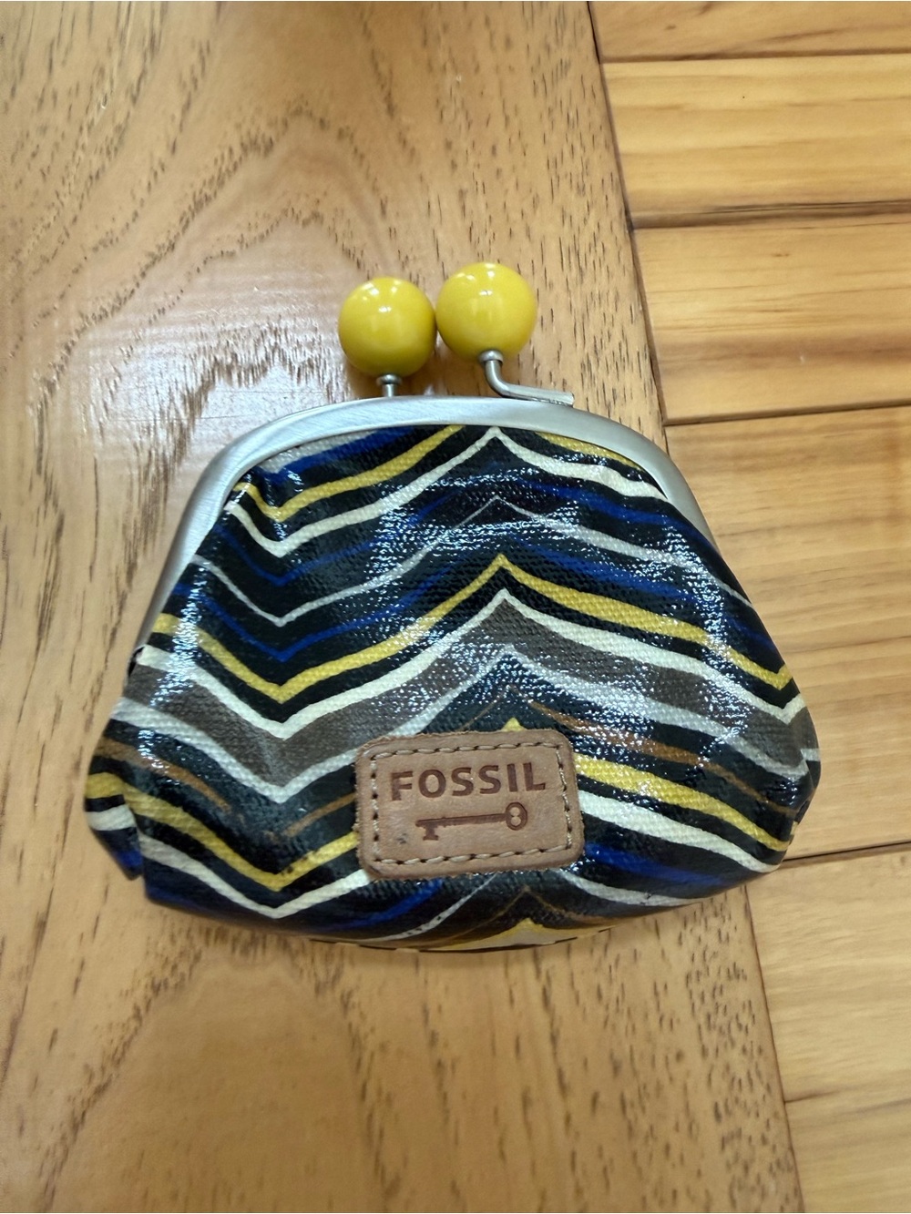 Fossil Chevron Kiss-Lock Coin Purse in Navy, Yellow & Cream
